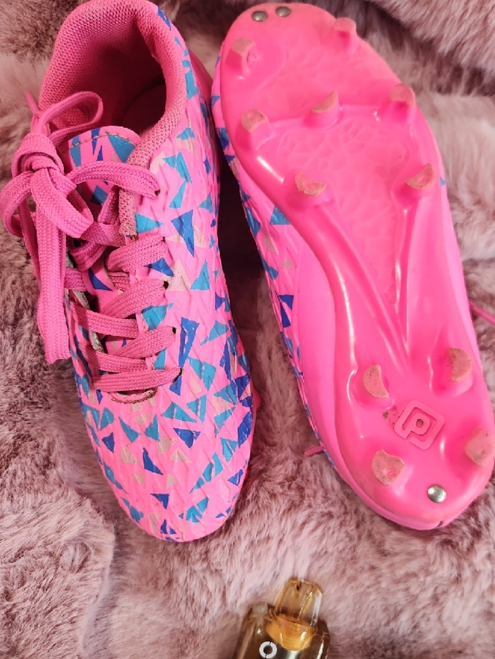 Dream Pairs Bright Pink Geometric Lace-Up Cleats - Picture 3 of 3